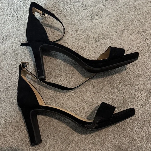 Chinese Laundry Black Heels - Picture 6 of 9